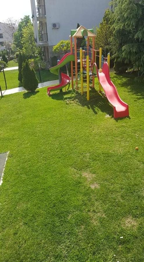 Триумф Холидей Вилидж Свети Влас Exterior foto