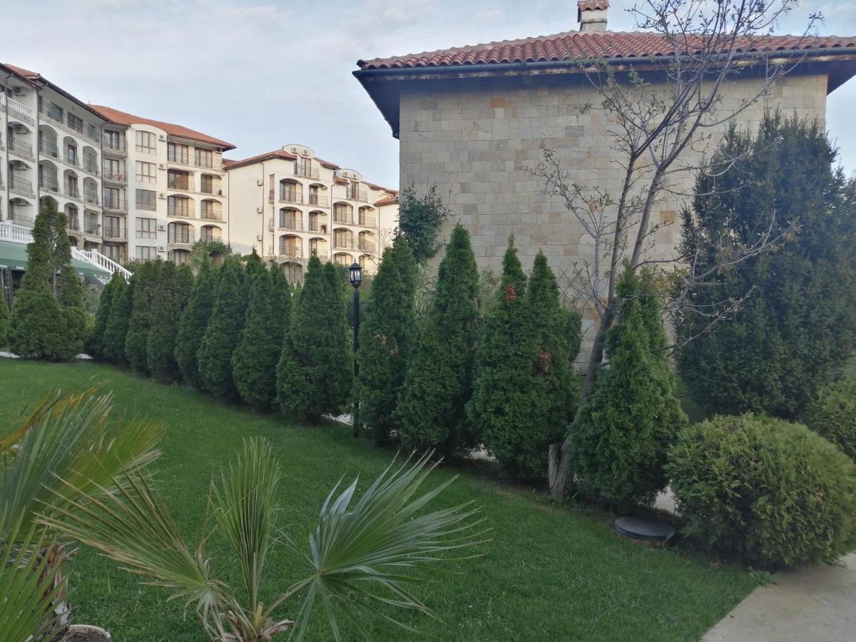 Триумф Холидей Вилидж Свети Влас Exterior foto