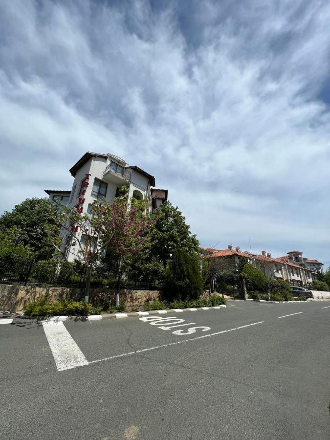 Триумф Холидей Вилидж Свети Влас Exterior foto